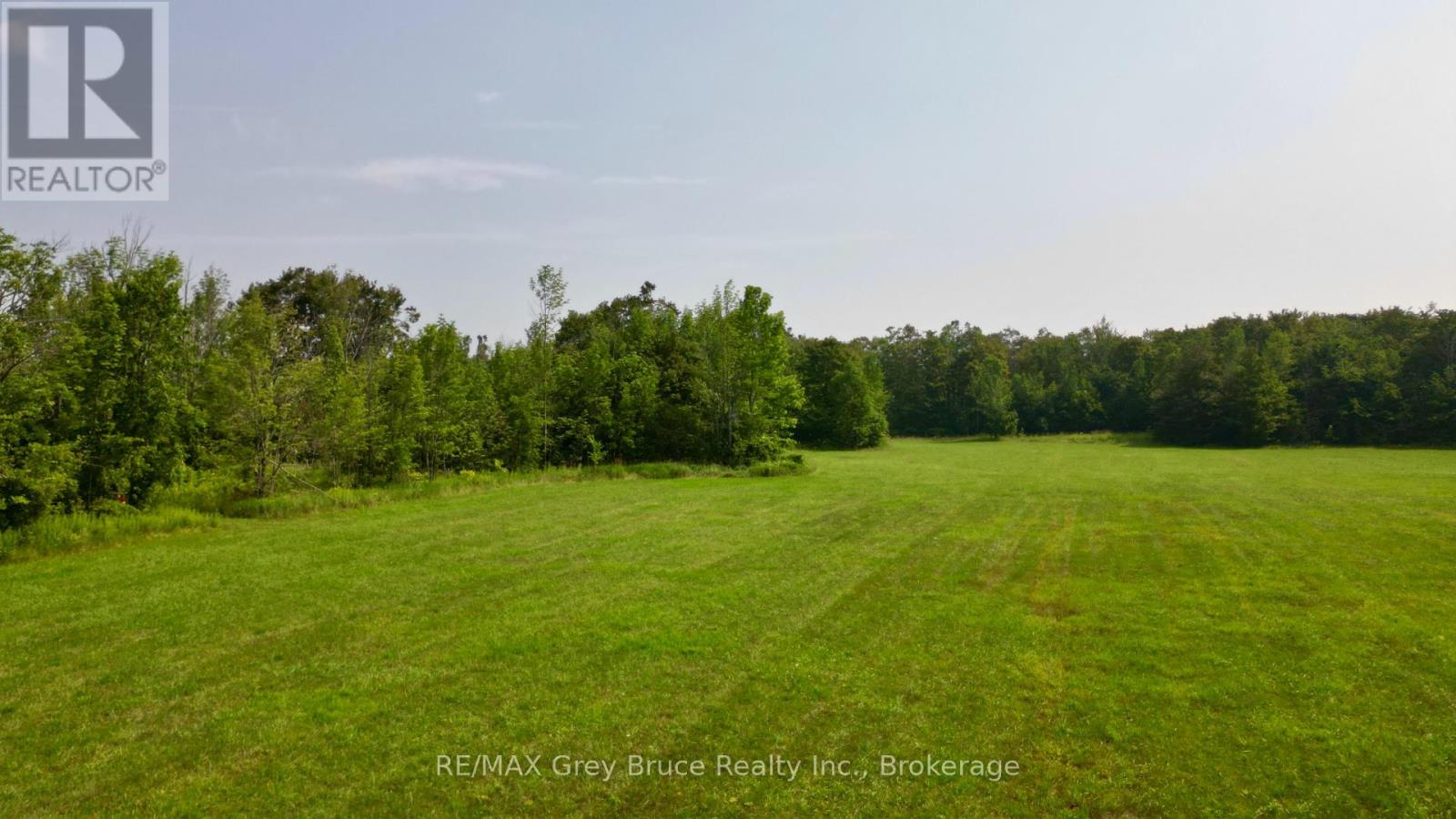 61 Crawford Drive, South Bruce Peninsula, Ontario  N0H 2T0 - Photo 3 - X12331956