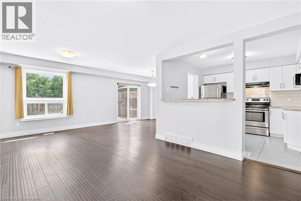 Property at 14 HONEY Street image 5