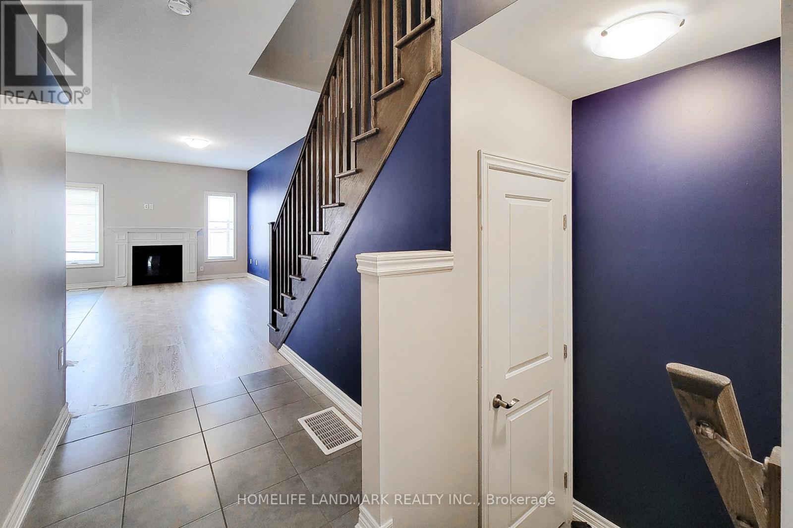 75 Sonoma Valley Crescent, Hamilton, Ontario  L9B 0J3 - Photo 8 - X12331957