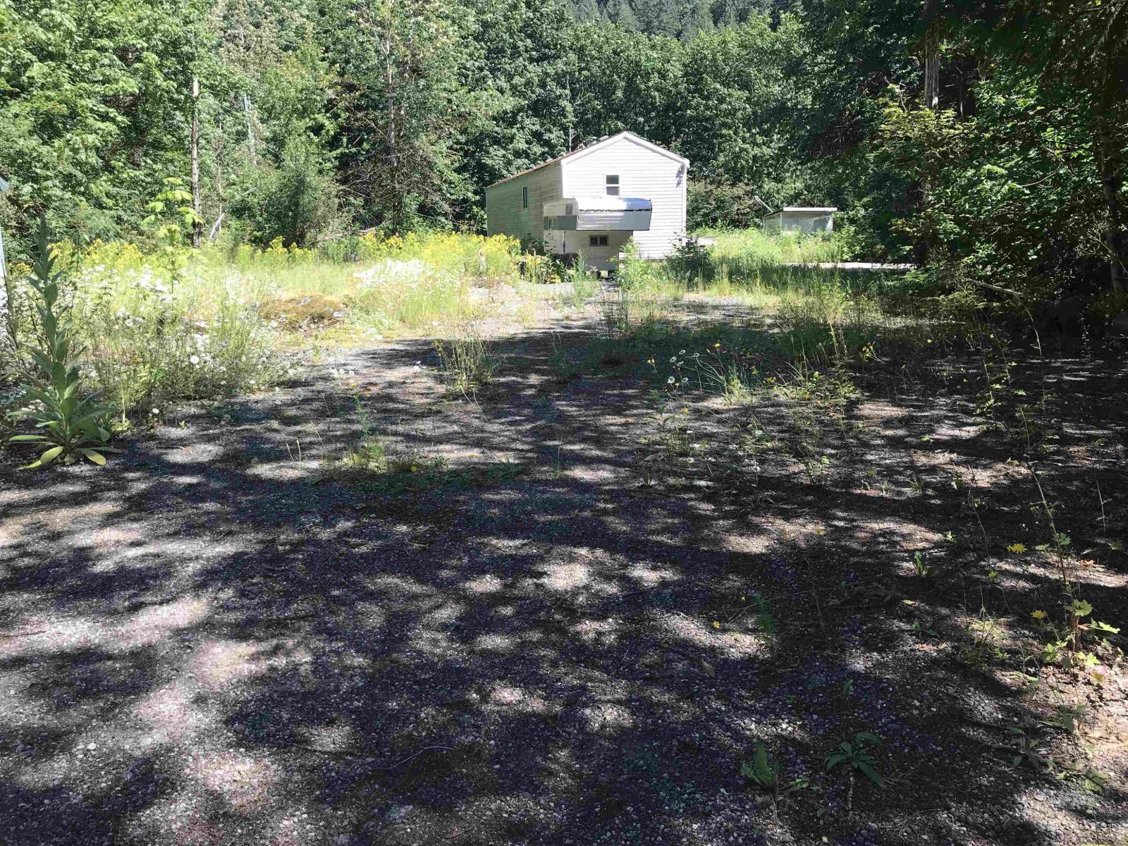 68451 Othello Road, Hope, Hope, British Columbia  V0X 1L1 - Photo 2 - R3022401