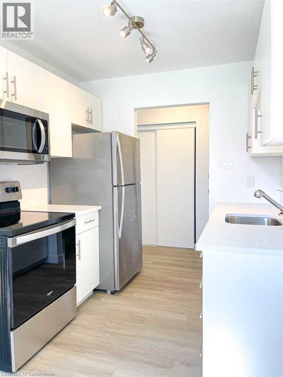 Property at 21 BALFOUR Crescent image 4