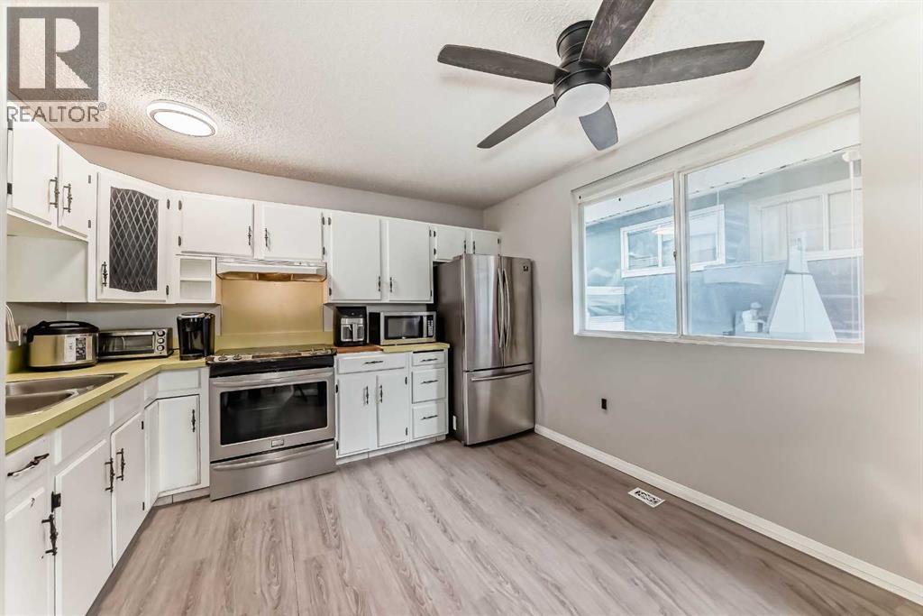 Property at 1019 Canfield Crescent SW image 3