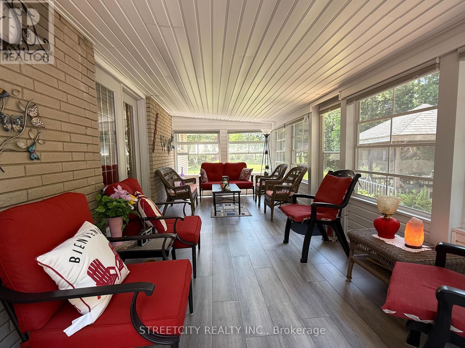 29422 Dawn Valley Road, Chatham-Kent, Ontario  N0P 2M0 - Photo 15 - X12332031