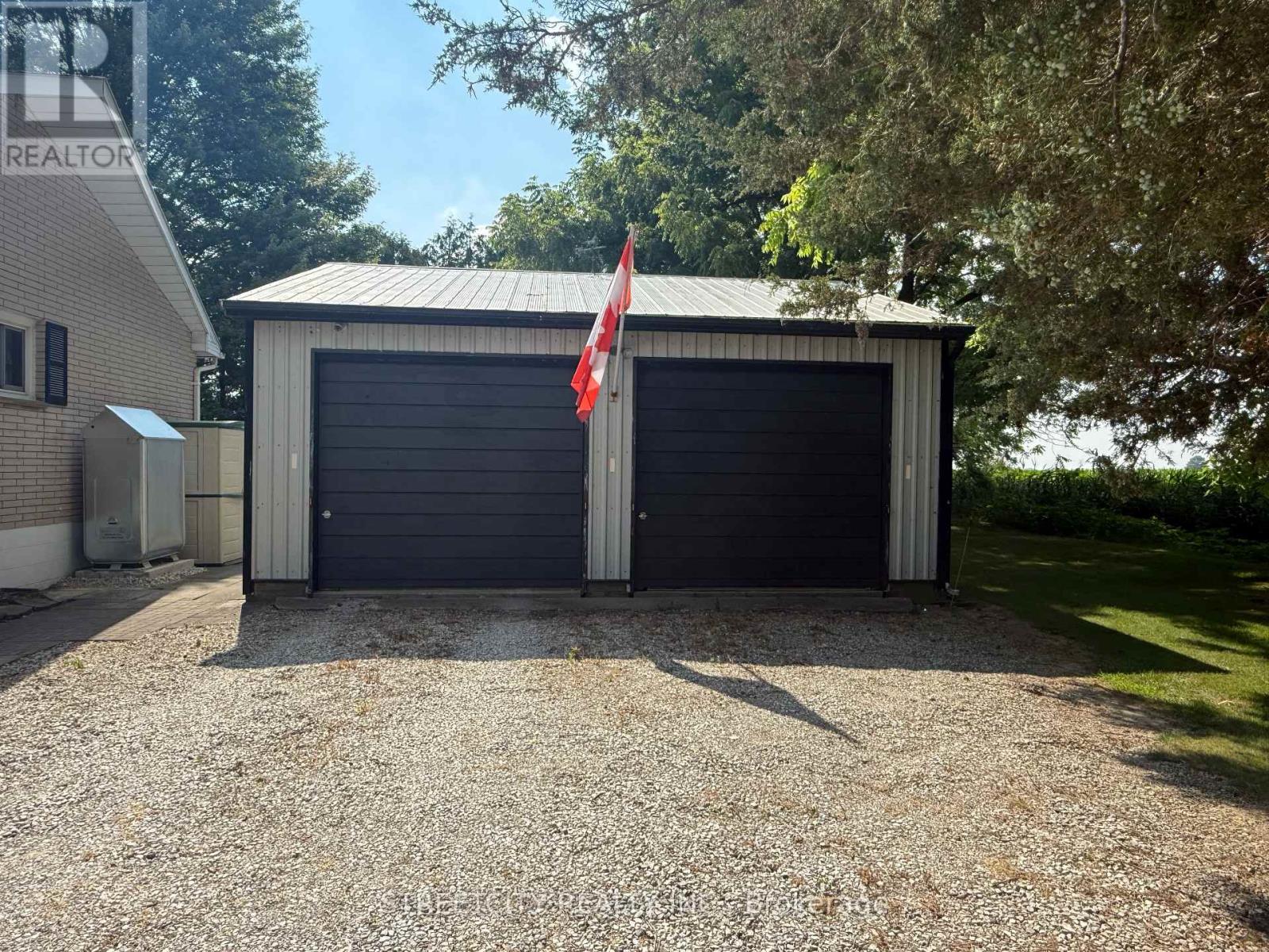 29422 Dawn Valley Road, Chatham-Kent, Ontario  N0P 2M0 - Photo 33 - X12332031