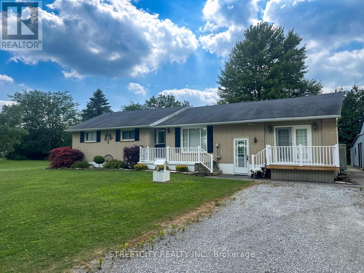 29422 Dawn Valley Road, Chatham-Kent, Ontario  N0P 2M0 - Photo 4 - X12332031