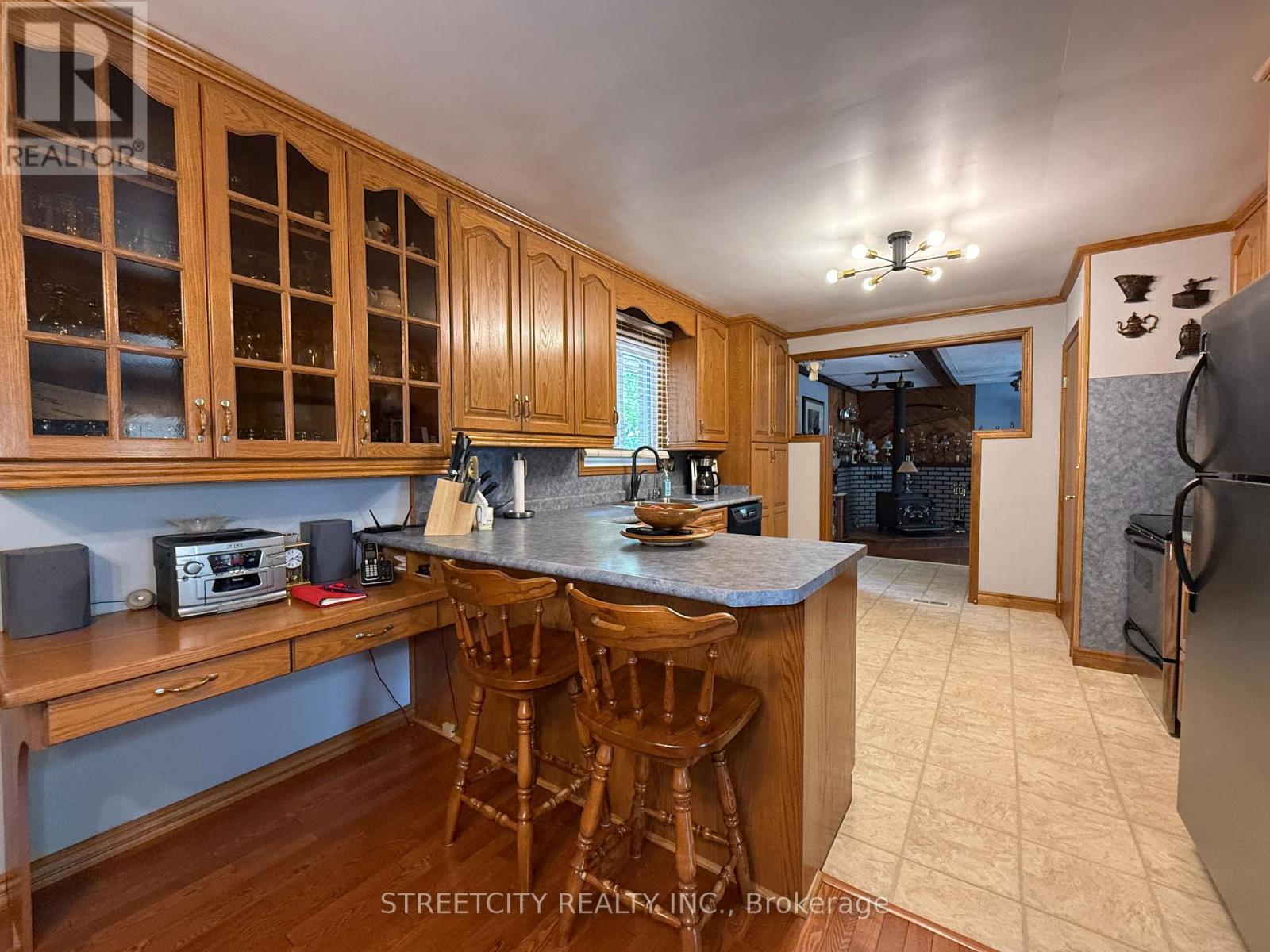 29422 Dawn Valley Road, Chatham-Kent, Ontario  N0P 2M0 - Photo 5 - X12332031