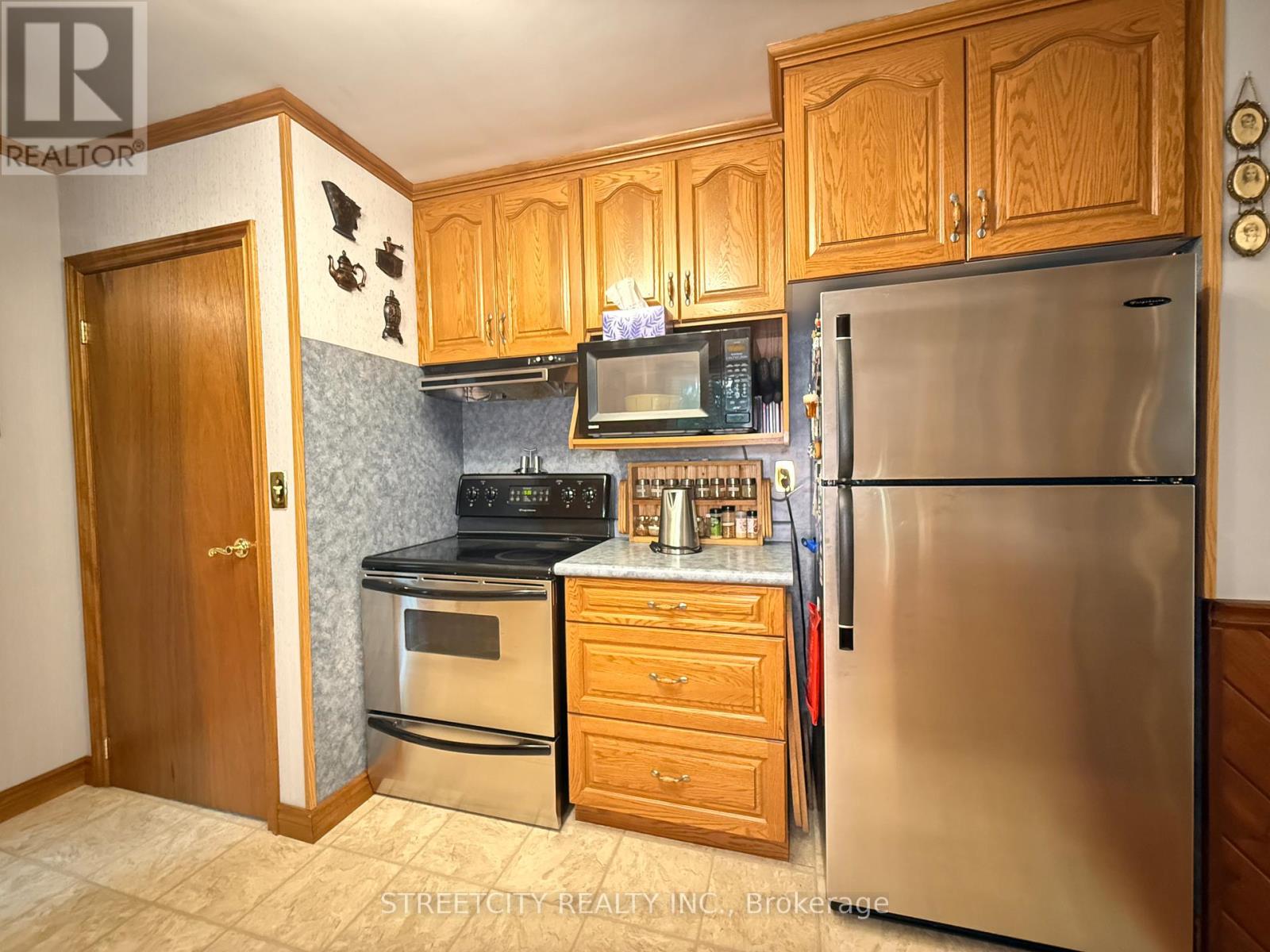 29422 Dawn Valley Road, Chatham-Kent, Ontario  N0P 2M0 - Photo 6 - X12332031