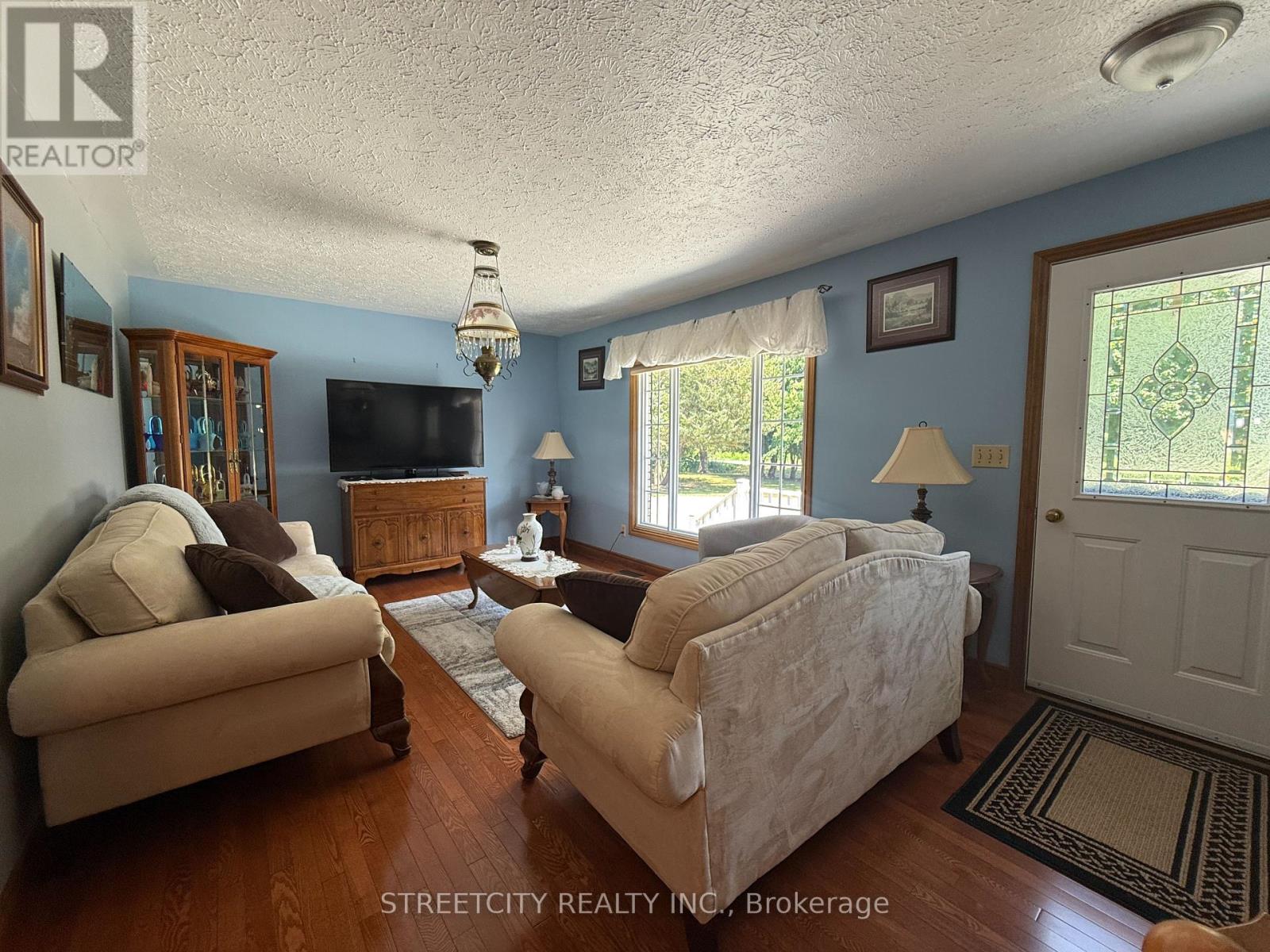 29422 Dawn Valley Road, Chatham-Kent, Ontario  N0P 2M0 - Photo 8 - X12332031