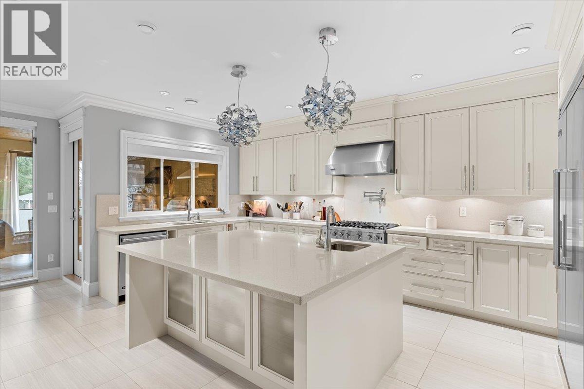 Property at 7158 RIDGEVIEW DRIVE image 4