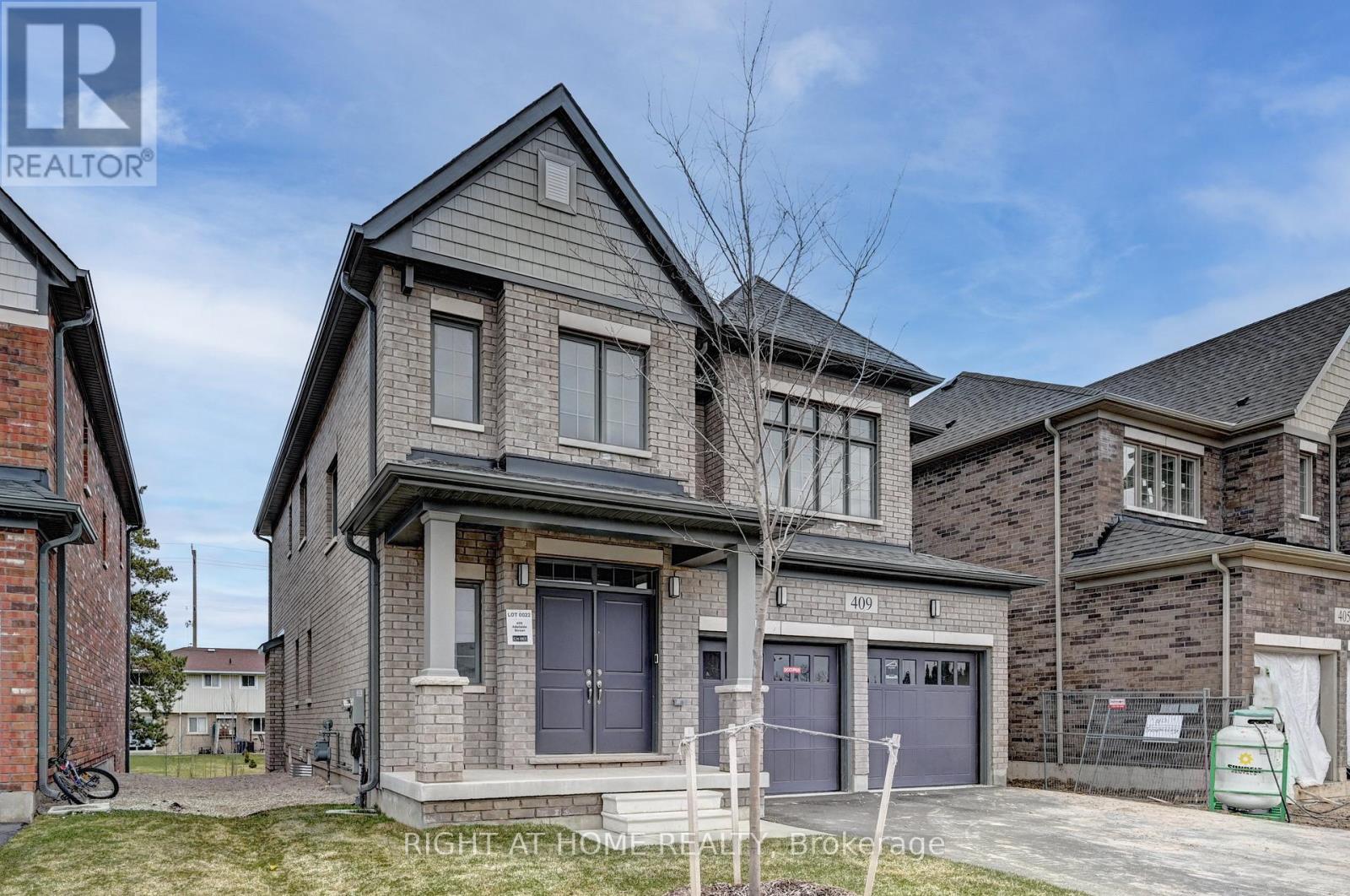 Property at 409 ADELAIDE STREET image 2
