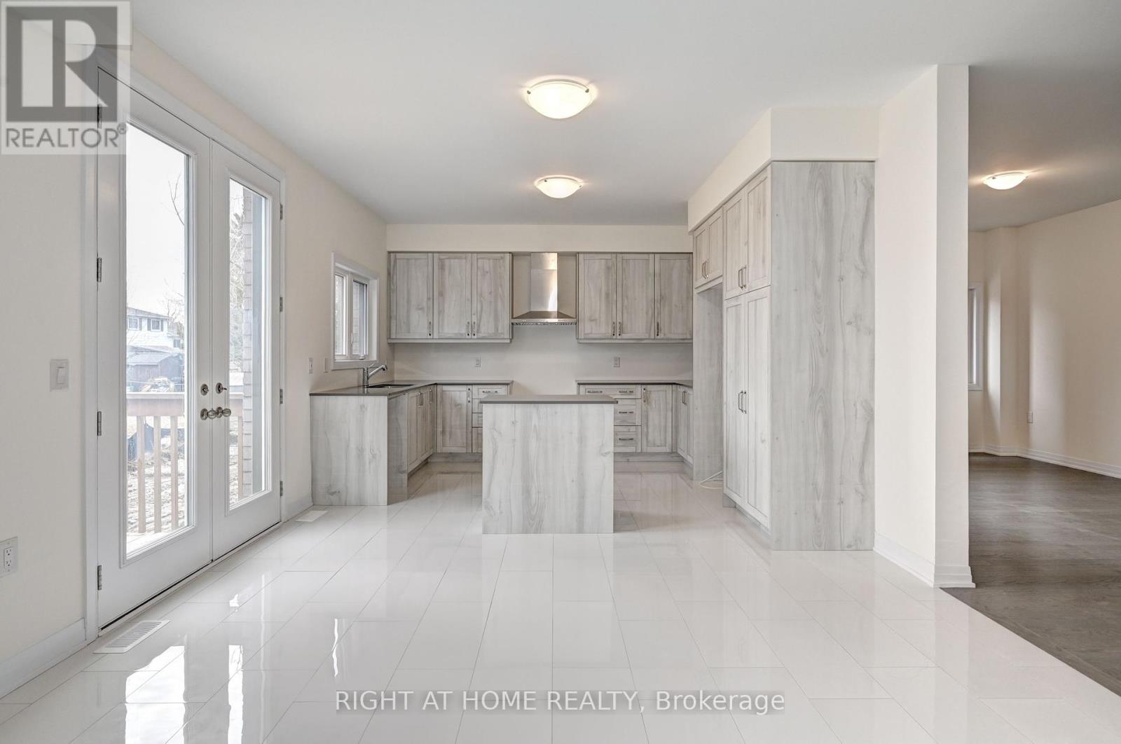 Property at 409 ADELAIDE STREET image 5