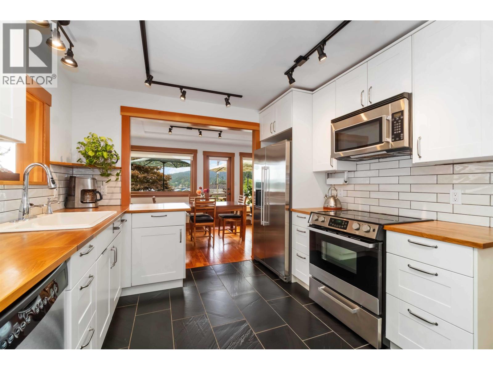 4554 Belcarra Bay Road, Belcarra, British Columbia  V3H 4P4 - Photo 18 - R3034938