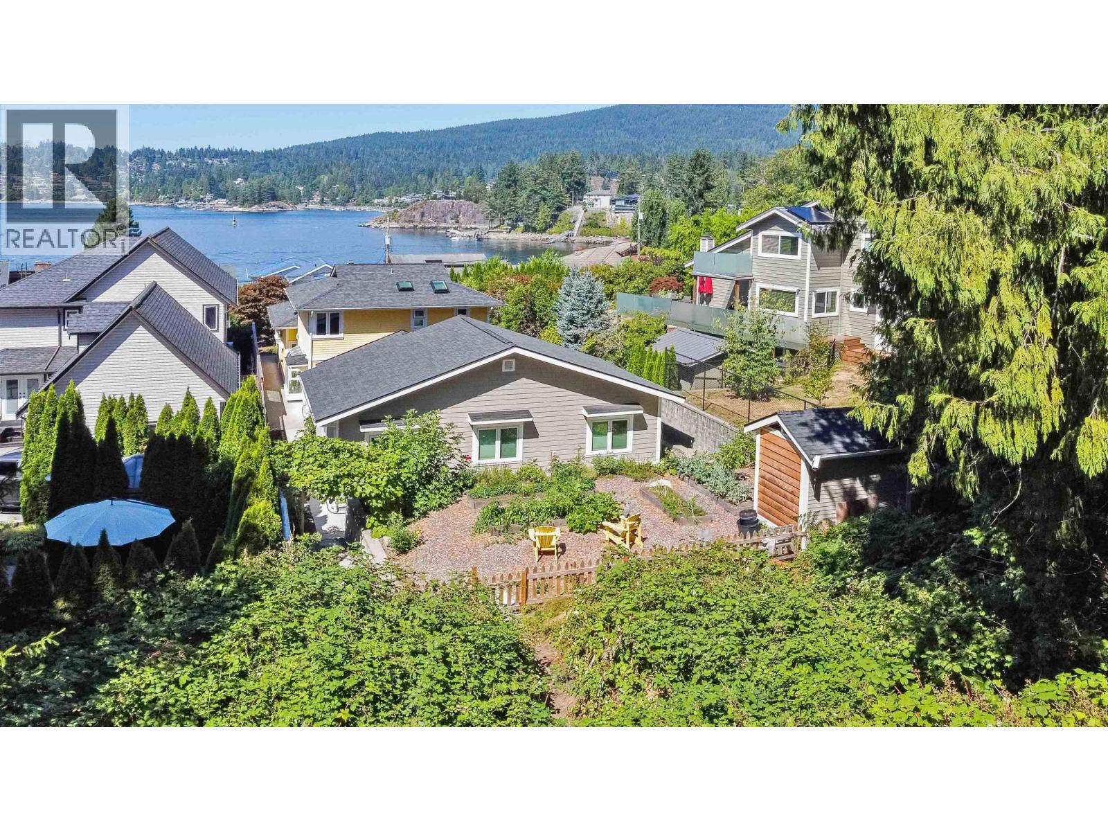 4554 Belcarra Bay Road, Belcarra, British Columbia  V3H 4P4 - Photo 39 - R3034938