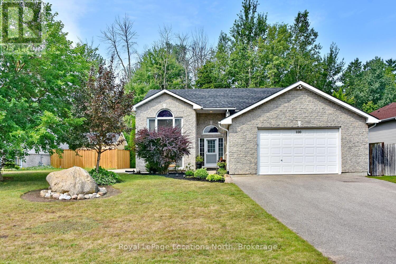 100 62nd Street S, Wasaga Beach, Ontario  L9Z 2Z4 - Photo 2 - S12332126