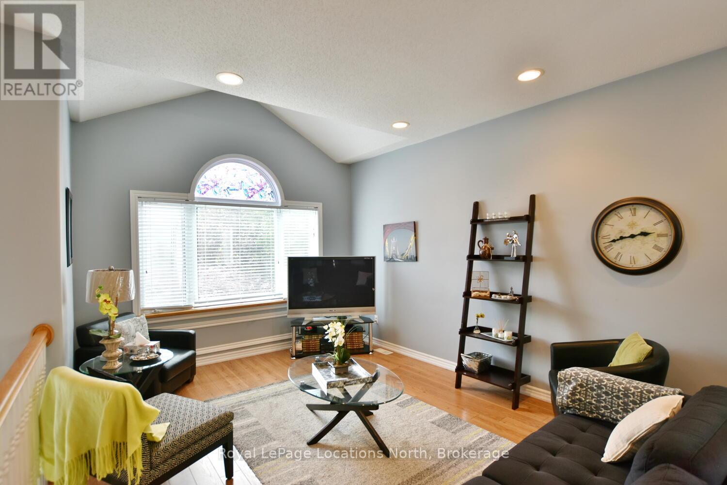 100 62nd Street S, Wasaga Beach, Ontario  L9Z 2Z4 - Photo 22 - S12332126