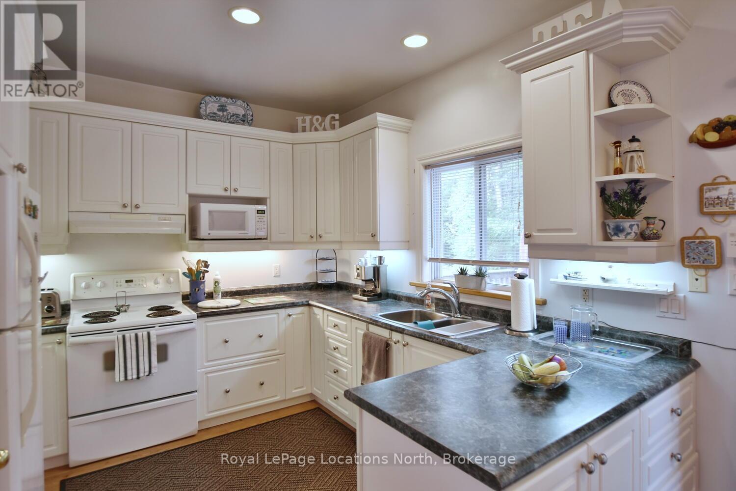 100 62nd Street S, Wasaga Beach, Ontario  L9Z 2Z4 - Photo 30 - S12332126