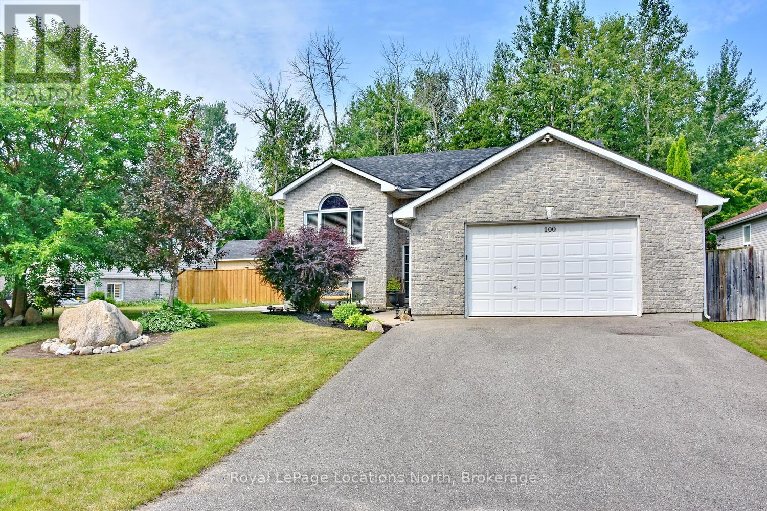100 62nd Street S, Wasaga Beach, Ontario  L9Z 2Z4 - Photo 4 - S12332126