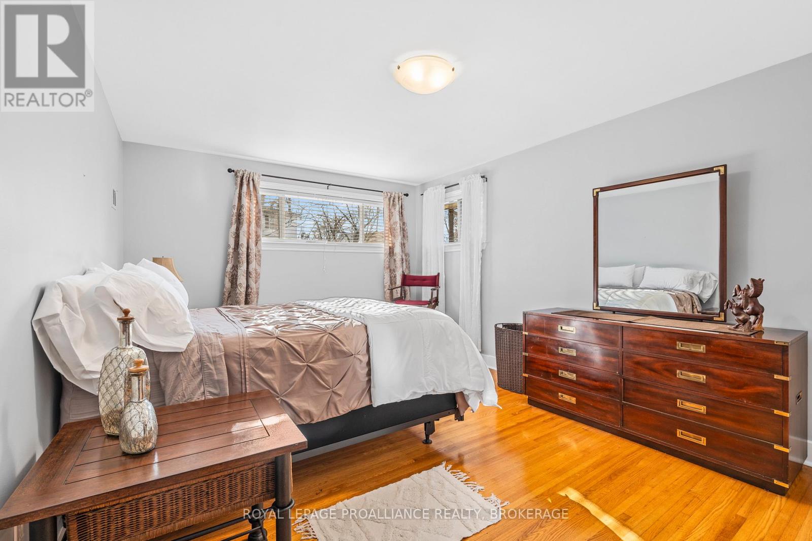4 Strathcona Crescent, Kingston, Ontario  K7M 1N8 - Photo 13 - X12332131