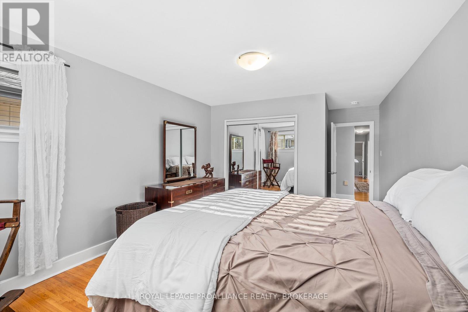4 Strathcona Crescent, Kingston, Ontario  K7M 1N8 - Photo 15 - X12332131