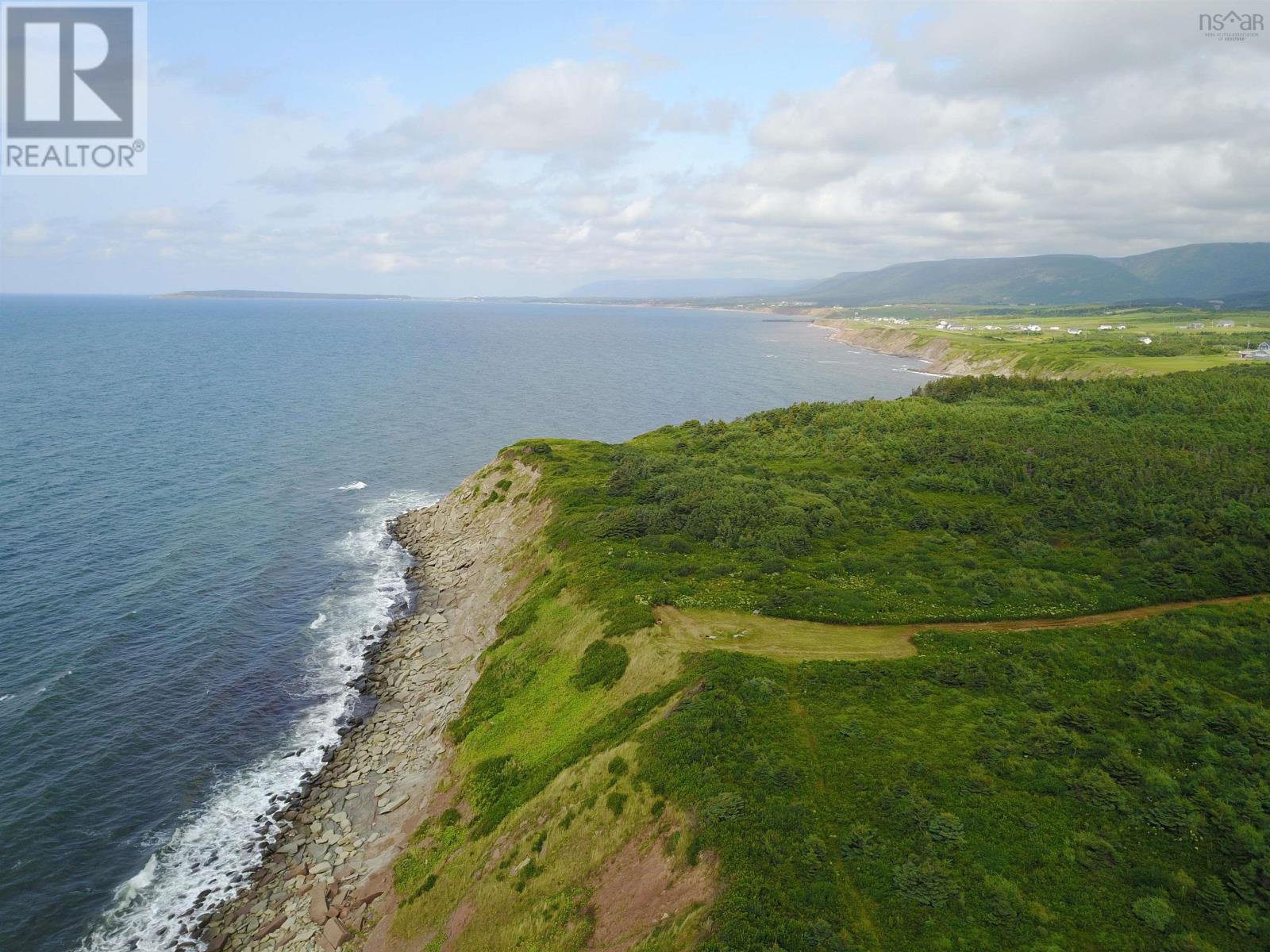 12723 Cabot Trail, Grand Étang, Nova Scotia  B0E 1H0 - Photo 6 - 202505815