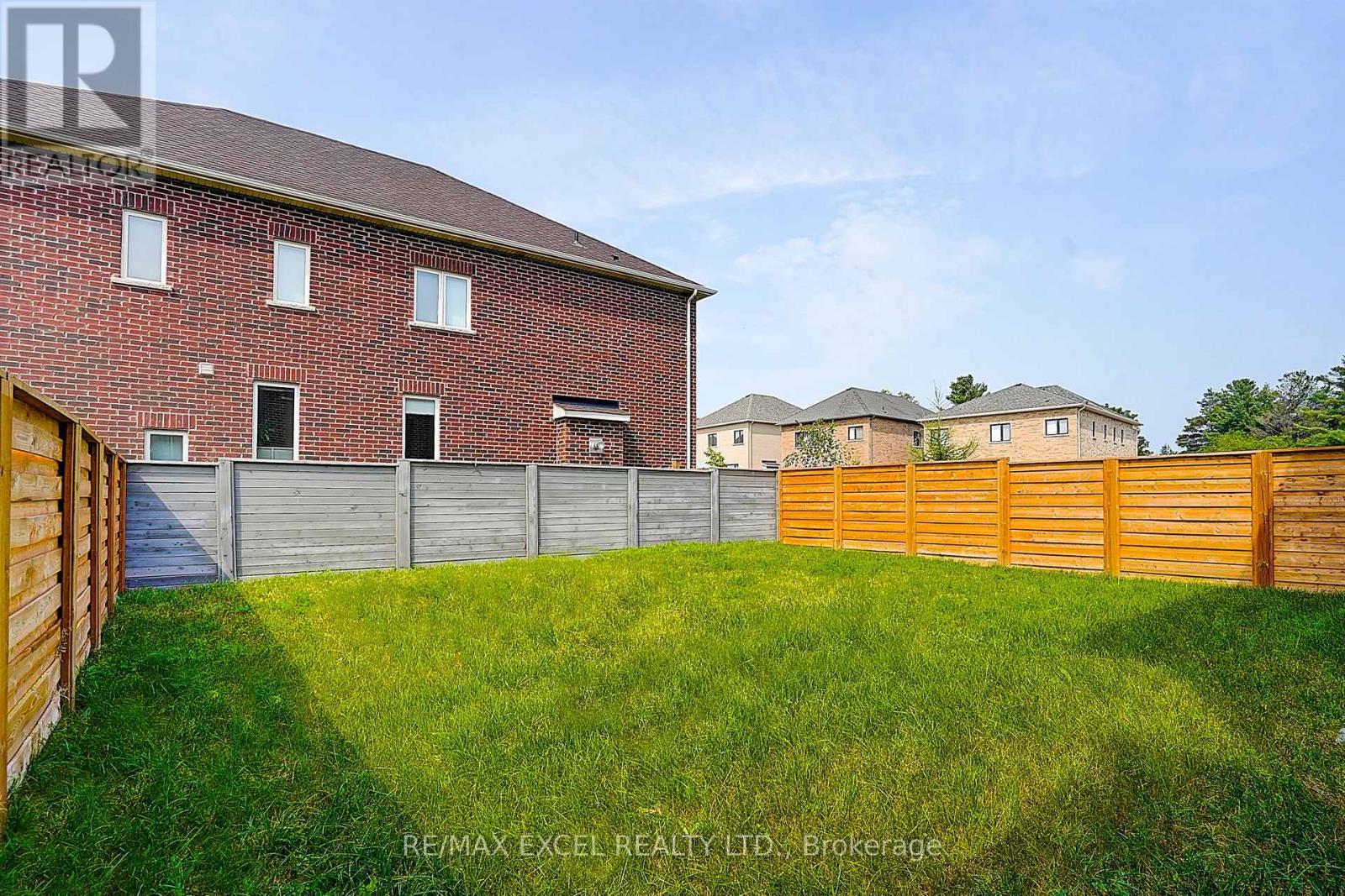 137 Pine Hill Crescent, Aurora, Ontario  L4G 3X9 - Photo 49 - N12332062