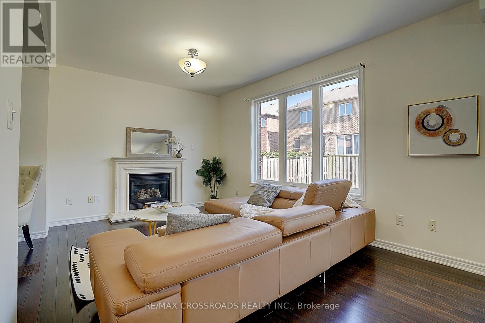 106 Milos Road, Richmond Hill, Ontario  L4E 0M3 - Photo 11 - N12332061