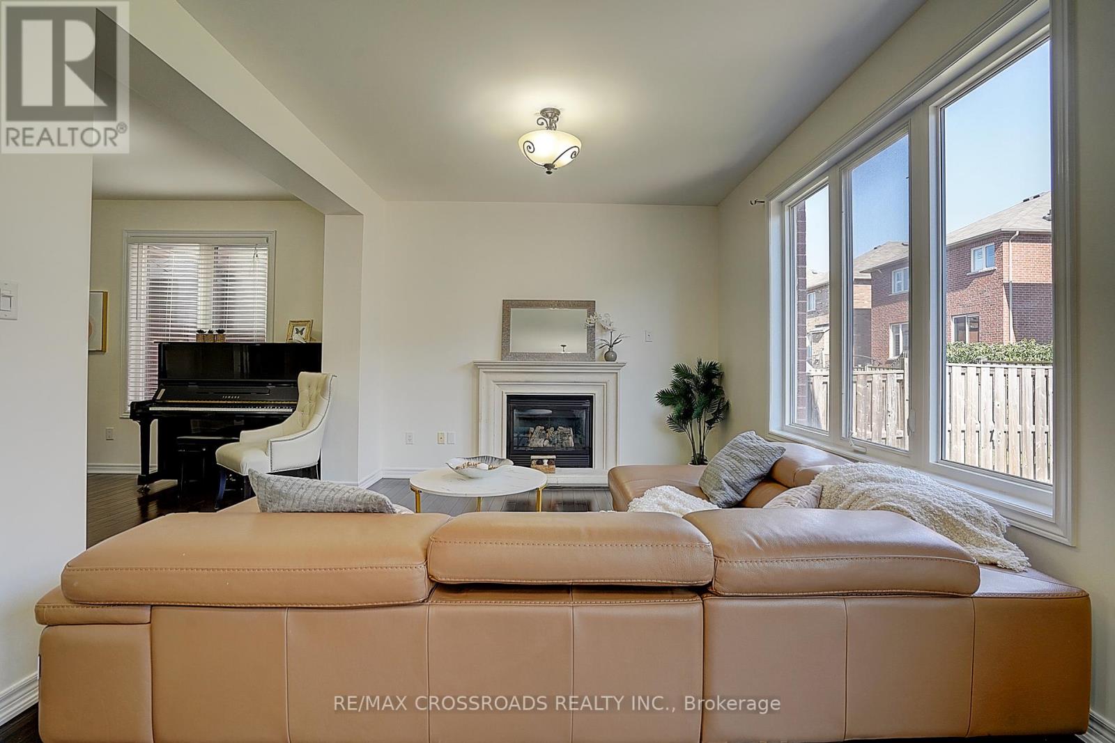 106 Milos Road, Richmond Hill, Ontario  L4E 0M3 - Photo 12 - N12332061