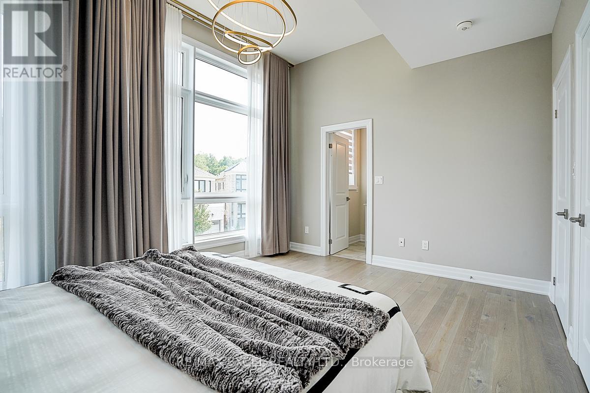 137 Pine Hill Crescent, Aurora, Ontario  L4G 3X9 - Photo 37 - N12332062