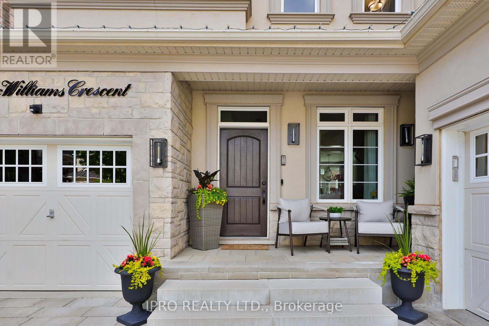 Property at 226 MCWILLIAMS CRESCENT image 2