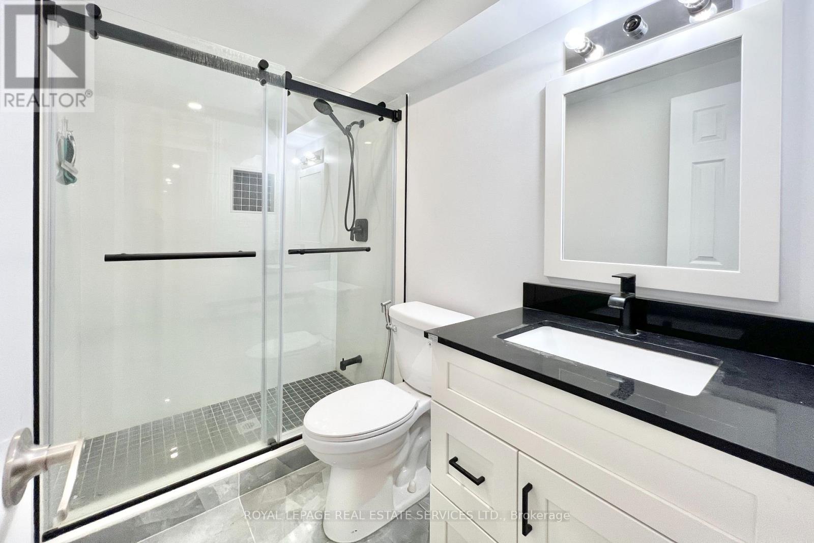 411 Grindstone Trail, Oakville, Ontario  L6H 0S1 - Photo 16 - W12332078
