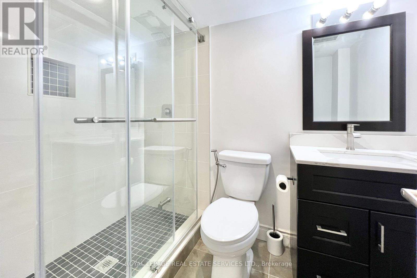 411 Grindstone Trail, Oakville, Ontario  L6H 0S1 - Photo 19 - W12332078