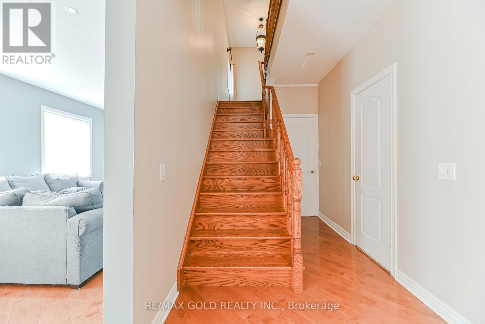 45 Treeline Boulevard, Brampton, Ontario  L6P 1E4 - Photo 14 - W12331815