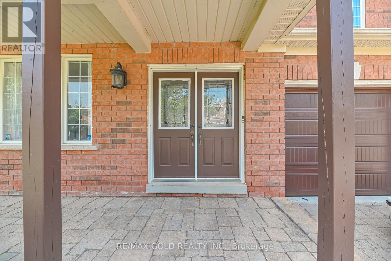 Property at 45 TREELINE BOULEVARD image 2
