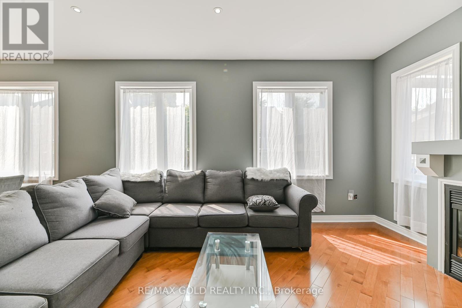 45 Treeline Boulevard, Brampton, Ontario  L6P 1E4 - Photo 8 - W12331815