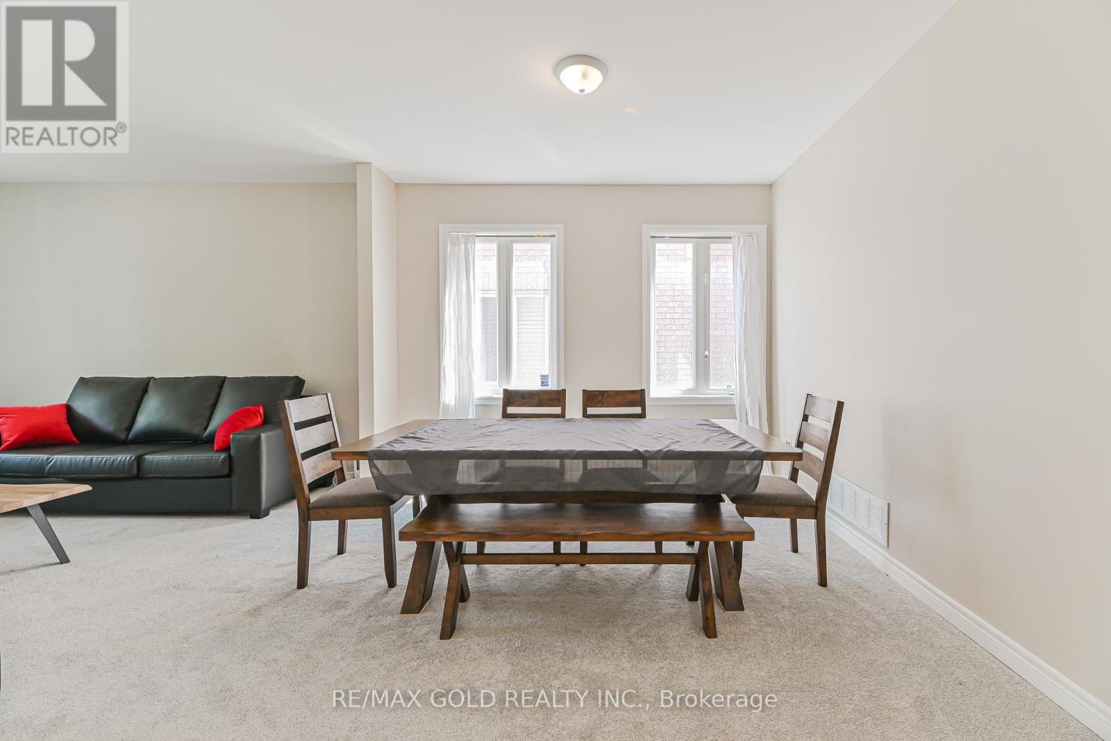 45 Treeline Boulevard, Brampton, Ontario  L6P 1E4 - Photo 6 - W12331815