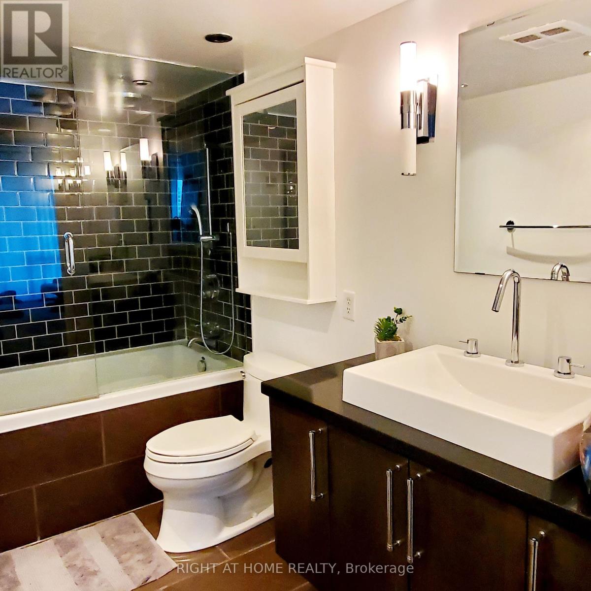2601 - 10 Yonge Street, Toronto, Ontario  M5E 1R4 - Photo 11 - C12332101