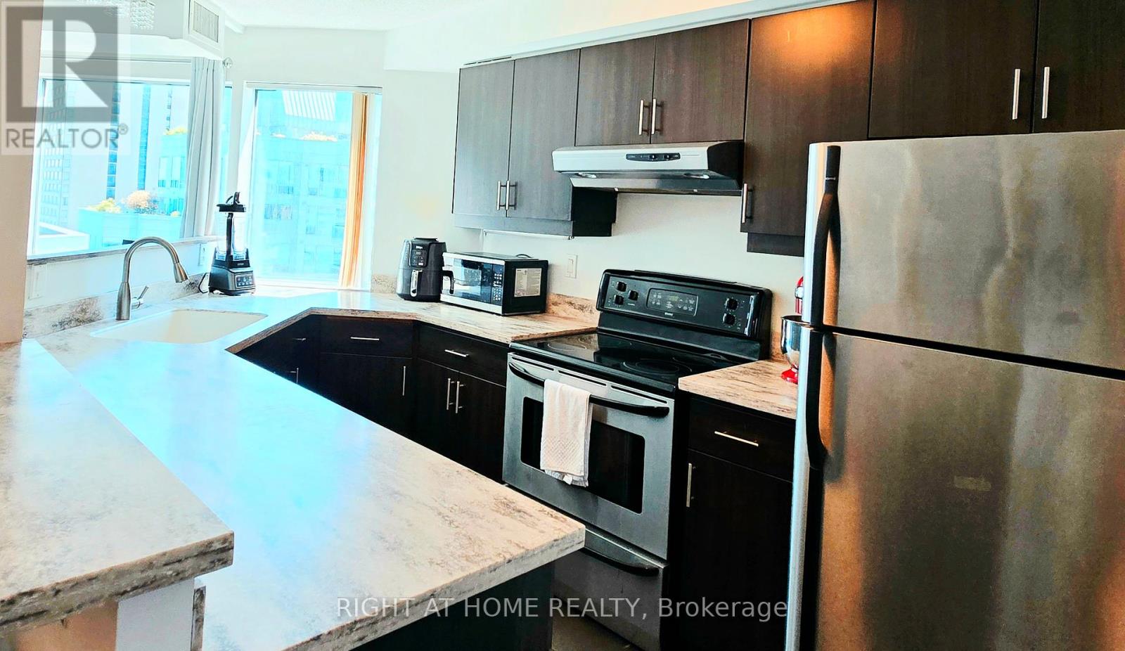 2601 - 10 Yonge Street, Toronto, Ontario  M5E 1R4 - Photo 7 - C12332101