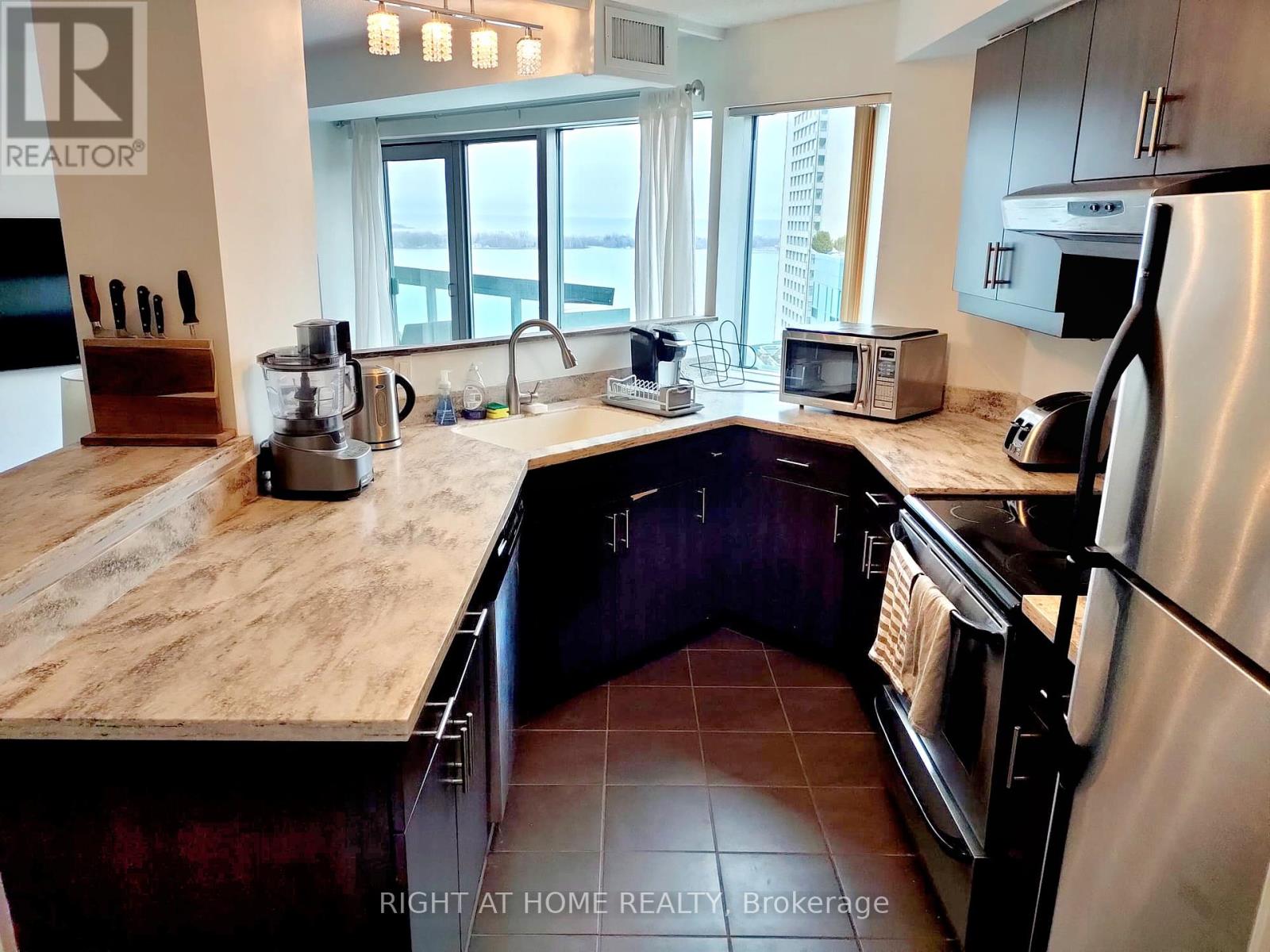 2601 - 10 Yonge Street, Toronto, Ontario  M5E 1R4 - Photo 8 - C12332101