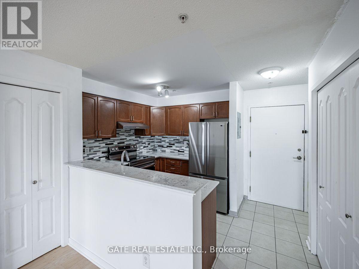 2208 - 6 Dayspring Circle, Brampton, Ontario  L6P 2Z6 - Photo 10 - W12332114