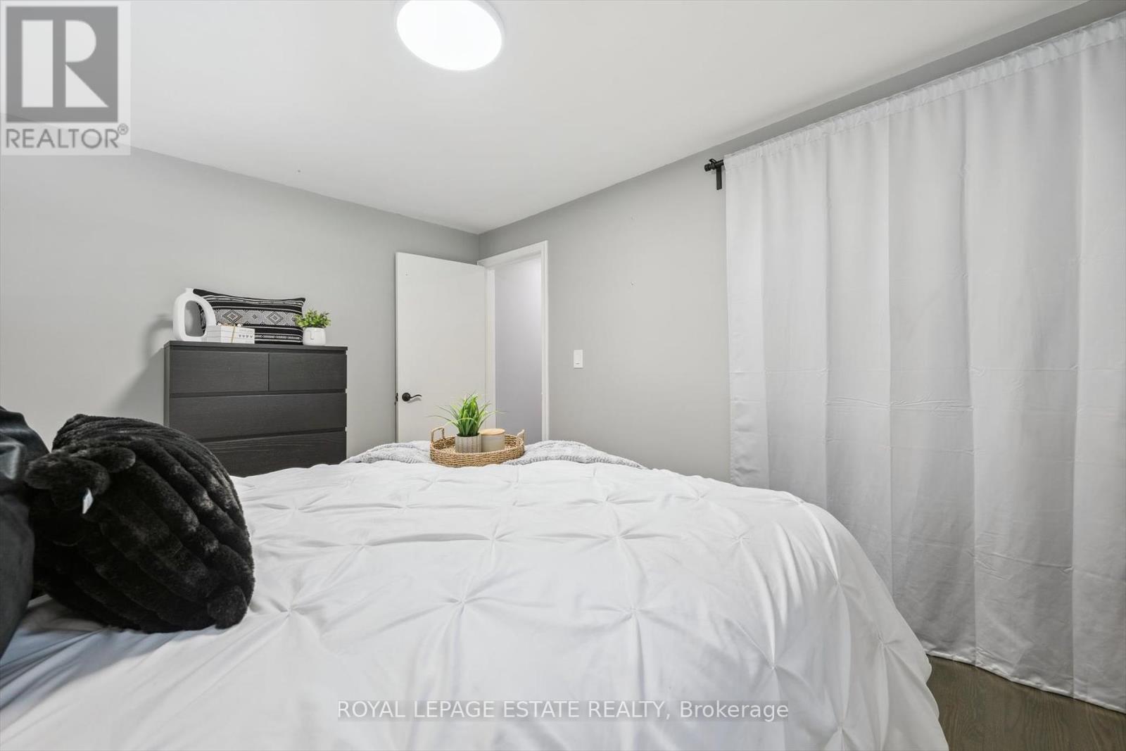 57 Nanwood Drive, Brampton, Ontario L6W 1M1 - Photo 13 - W12332153