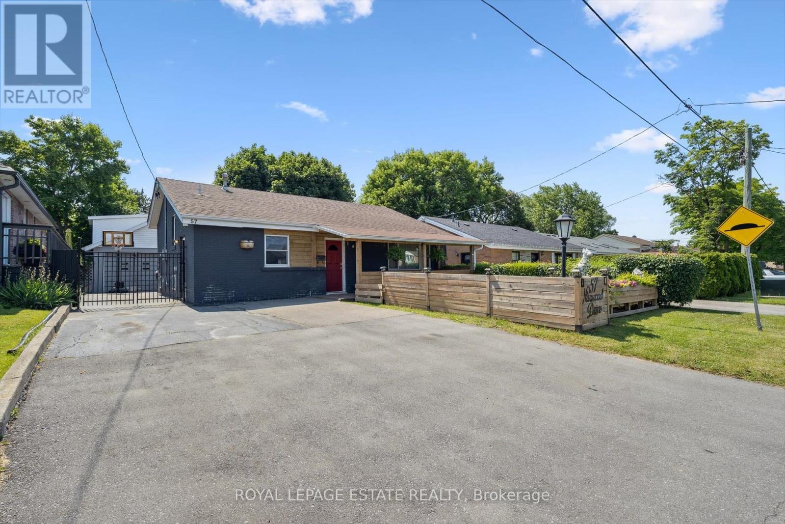 57 Nanwood Drive, Brampton, Ontario L6W 1M1 - Photo 2 - W12332153