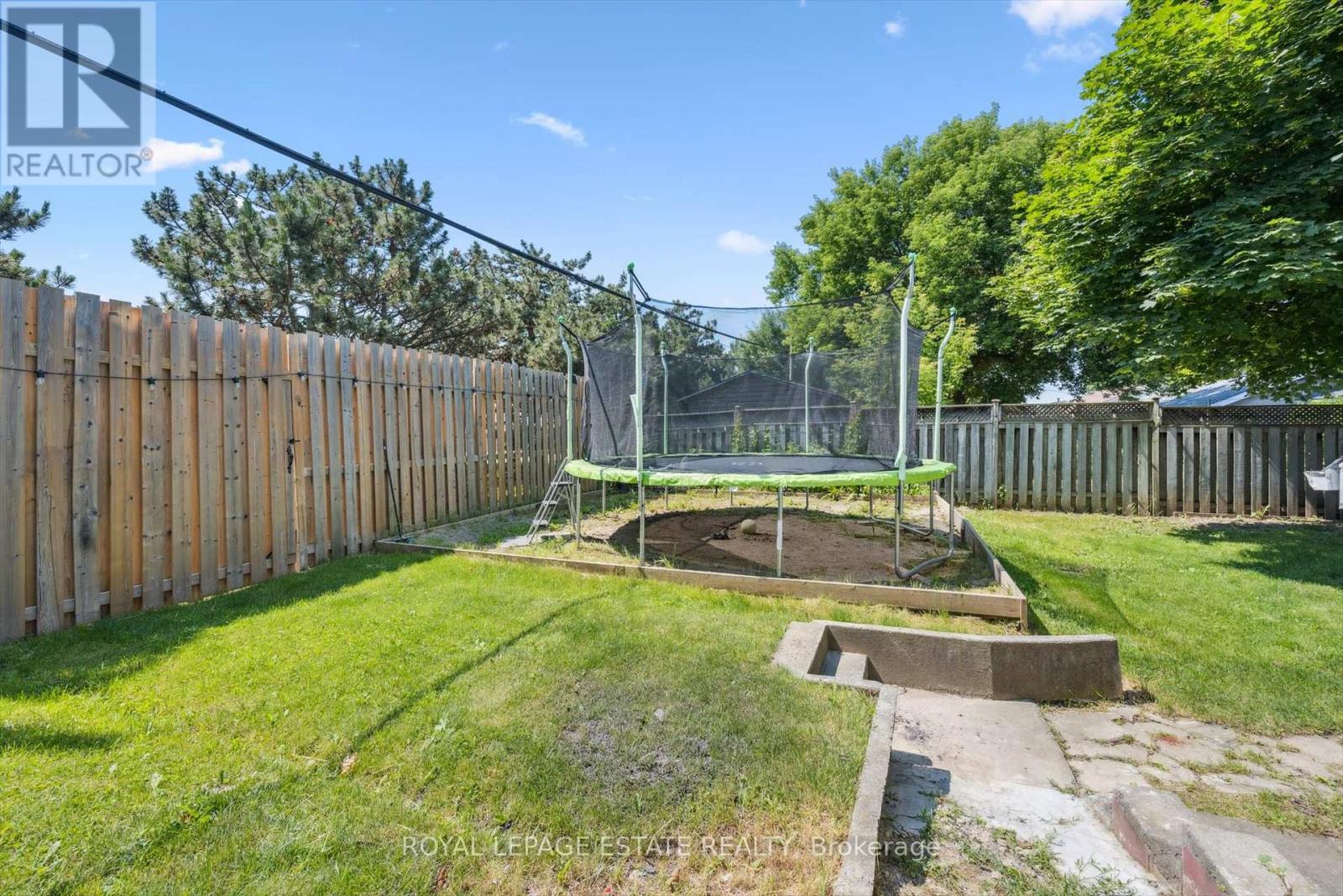 57 Nanwood Drive, Brampton, Ontario L6W 1M1 - Photo 27 - W12332153