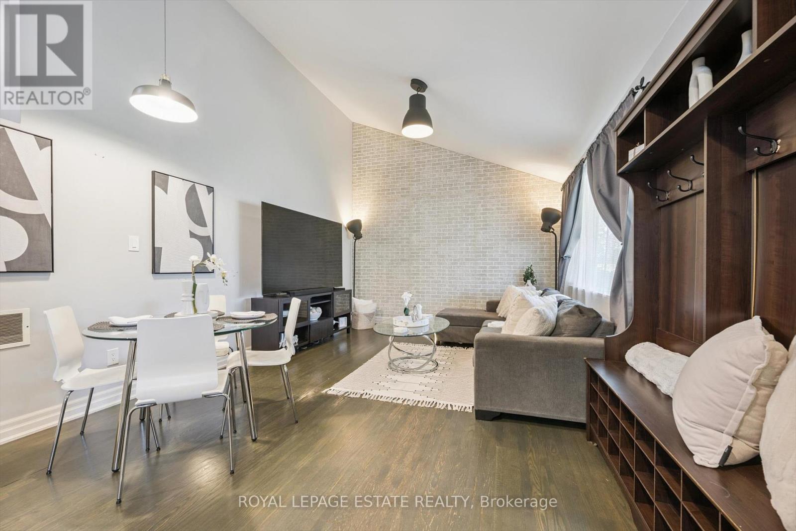 57 Nanwood Drive, Brampton, Ontario L6W 1M1 - Photo 3 - W12332153