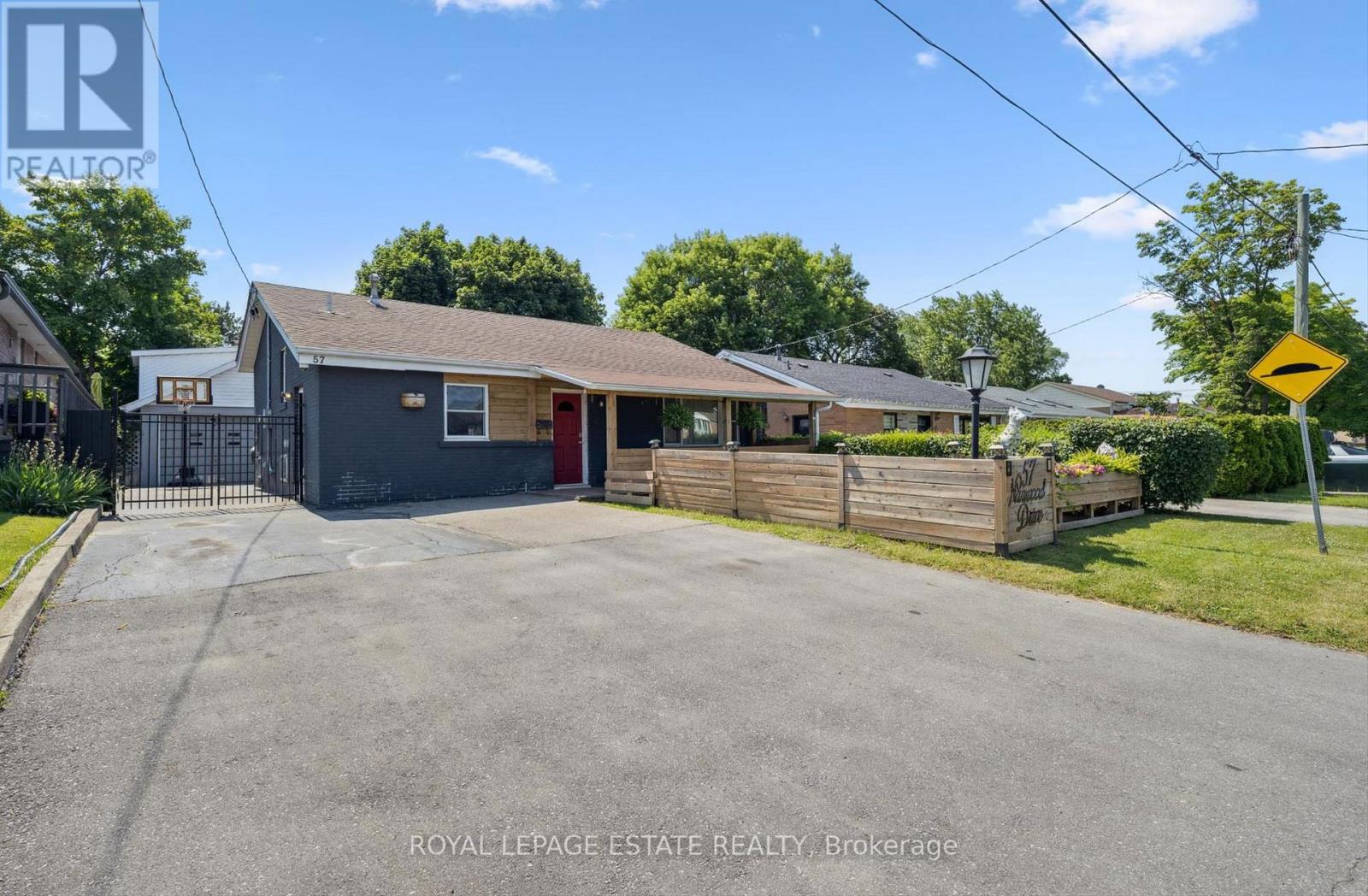 57 Nanwood Drive, Brampton, Ontario L6W 1M1 - Photo 33 - W12332153