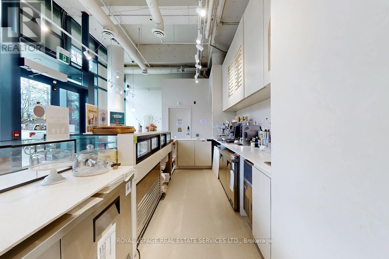 862 Dundas Street W, Toronto, Ontario  M6J 1V5 - Photo 15 - C12332180