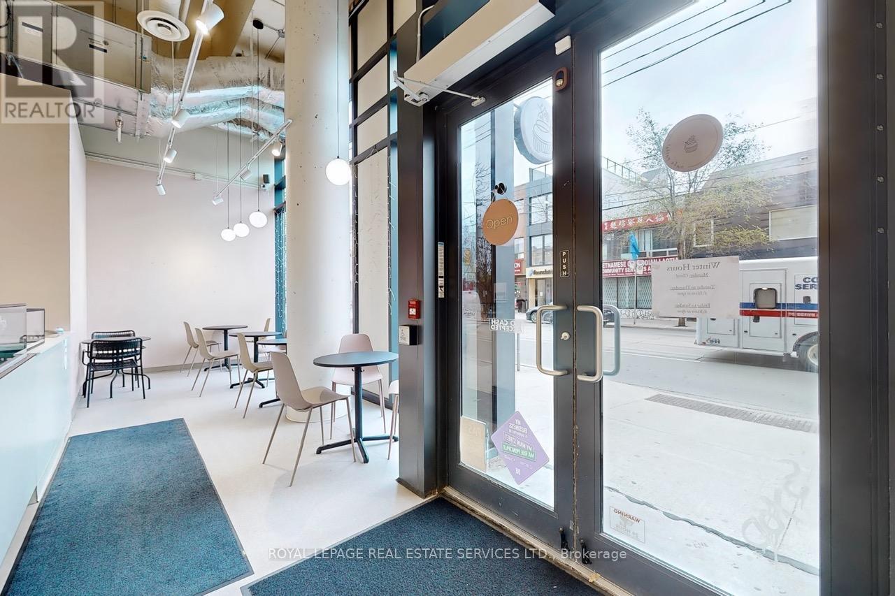 862 Dundas Street W, Toronto, Ontario  M6J 1V5 - Photo 2 - C12332180