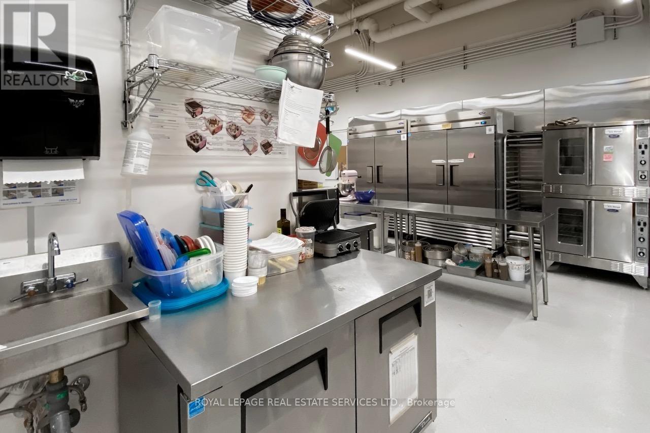 862 Dundas Street W, Toronto, Ontario  M6J 1V5 - Photo 23 - C12332180