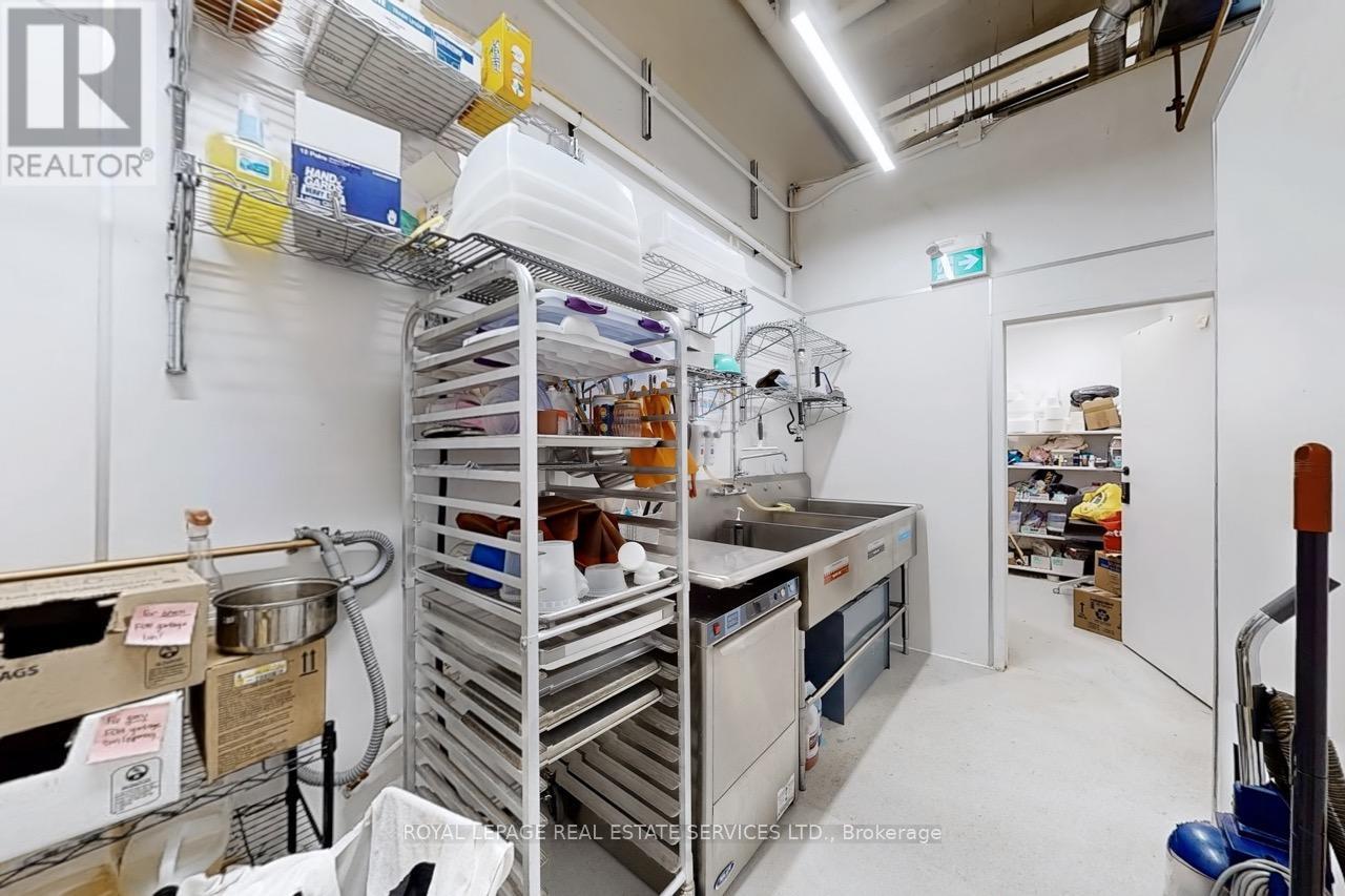 862 Dundas Street W, Toronto, Ontario  M6J 1V5 - Photo 25 - C12332180