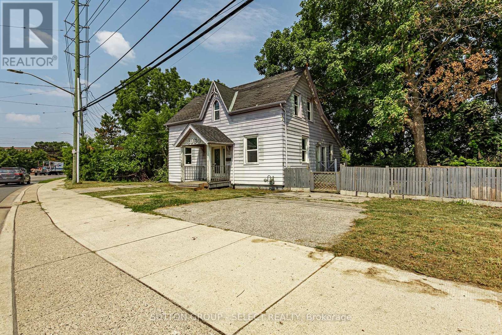 1064 Western Road, London North, Ontario  N6G 1G4 - Photo 2 - X12332199