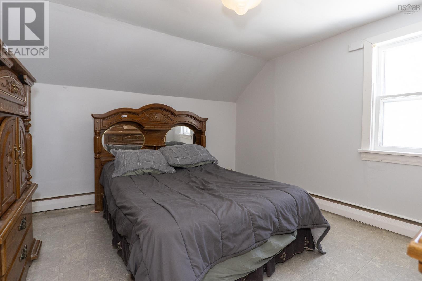 90 Mcfarlane Street, Springhill, Nova Scotia  B0M 1X0 - Photo 29 - 202520034